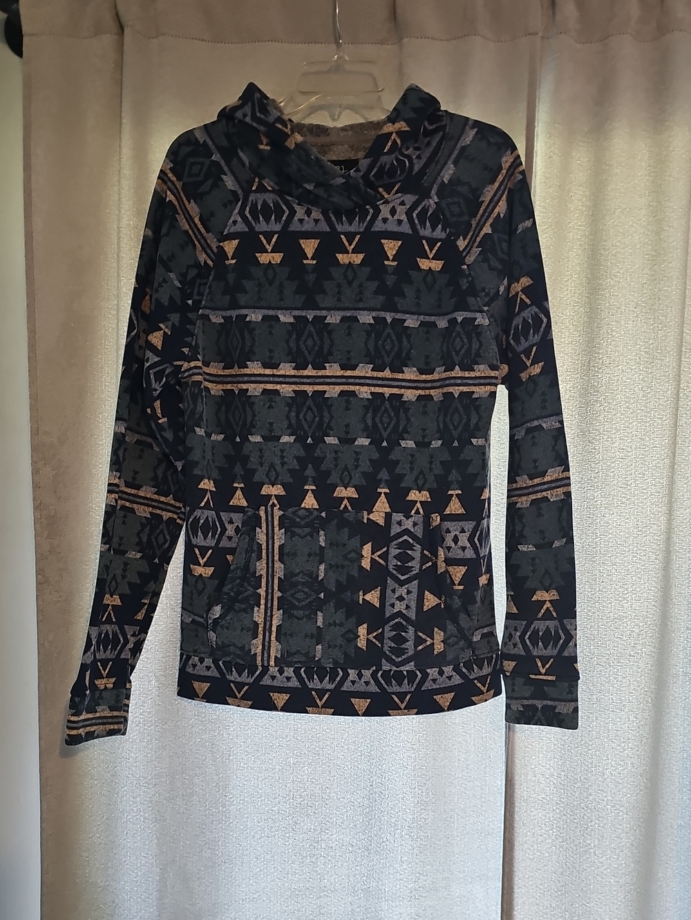 Aztec Pattern Pullover Hoodie Sweater - Black & Tan